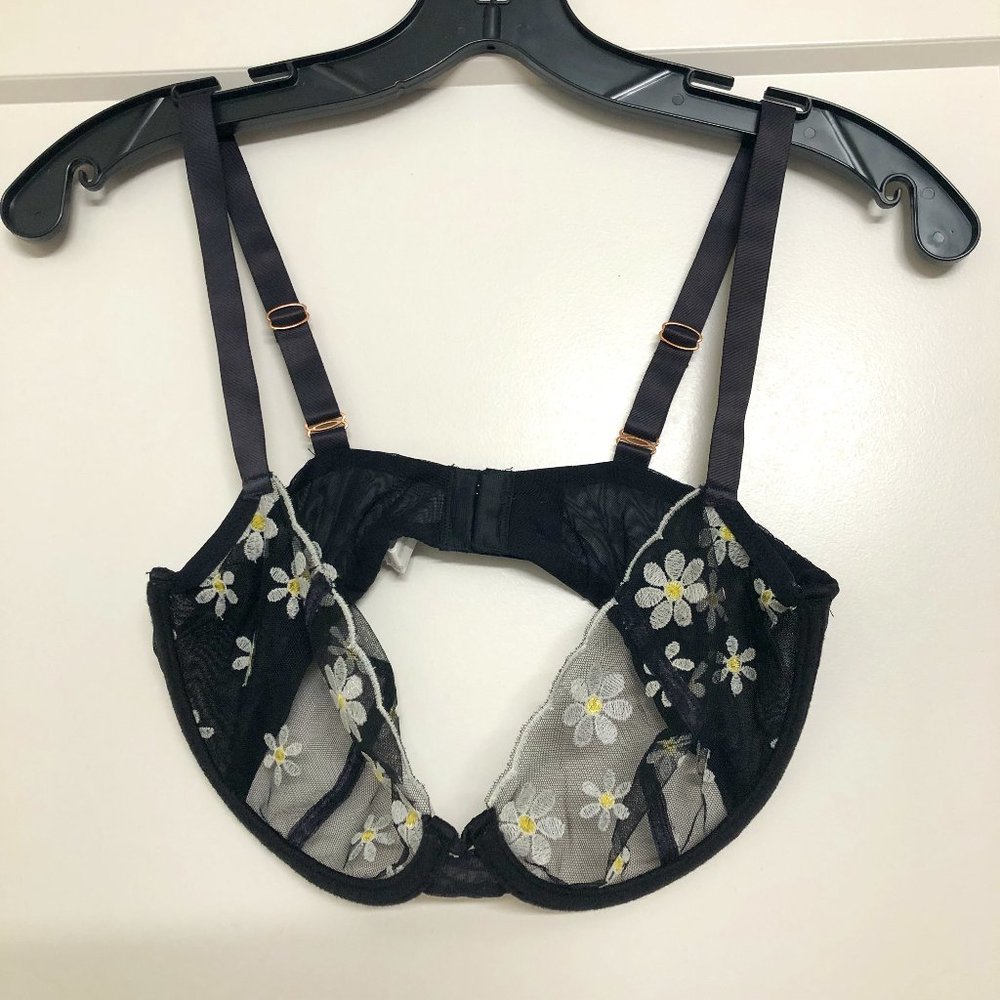 🌟VALENTINE'S DAY - Beautiful Daisy Bra (34D)